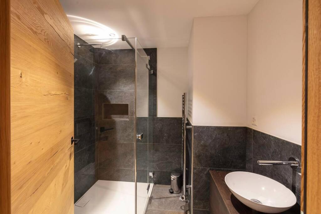 Exklusives Chalet Mit Traumhafter See- Und Bergsicht Seelisberg Ngoại thất bức ảnh